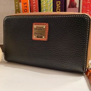 Dooney & Bourke Pebble Leather Wallet Wristlet Blue